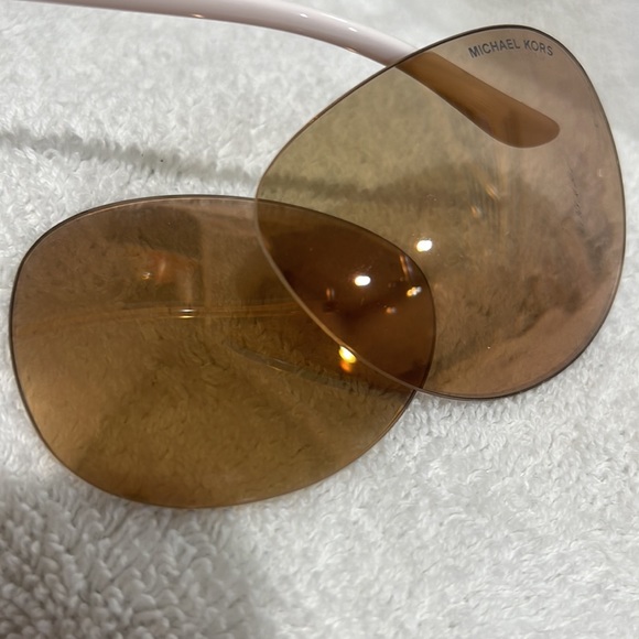 Michael Kors White Frame - Hvar- aviator stye sunglasses - Picture 10 of 10